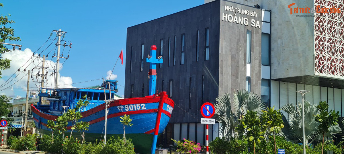 Nhà trưng bày Hoàng Sa, điểm nhấn đặc biệt nên tuyến đường này.