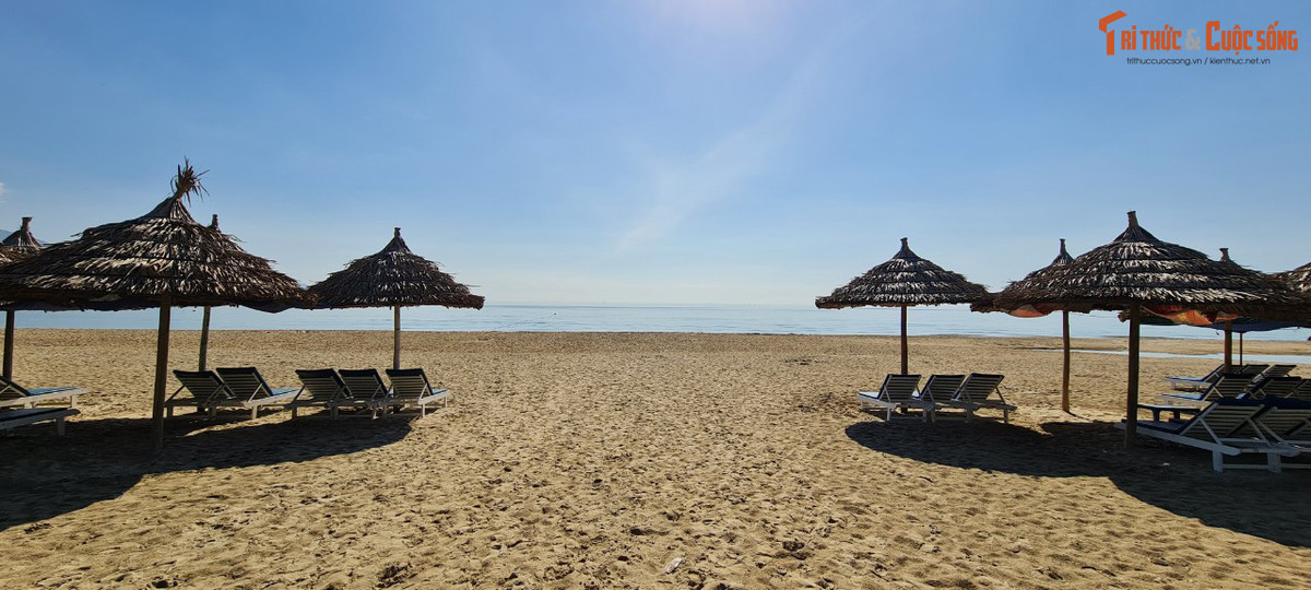 Bãi biển Mỹ Khê Đà Nẵng từng được tờ tạp chí Forbes liệt kê vào danh sách 6 bãi biển đẹp nhất hành tinh.