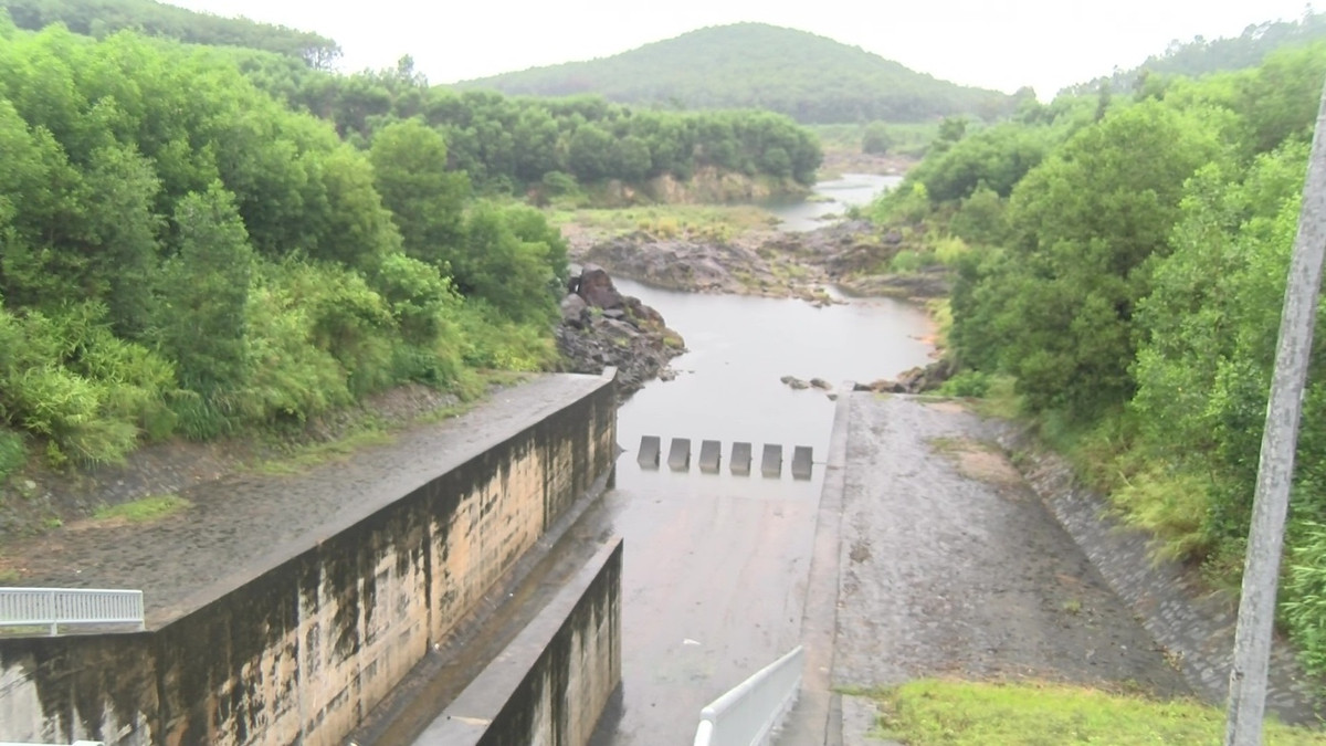 Sieu bao Noru: Quang Nam tap trung dam bao an toan ho dap-Hinh-2