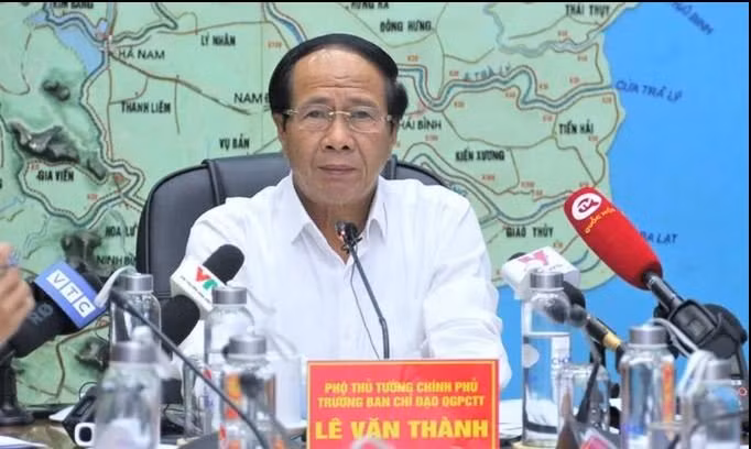 Mien Trung doc toan luc chong sieu bao Noru