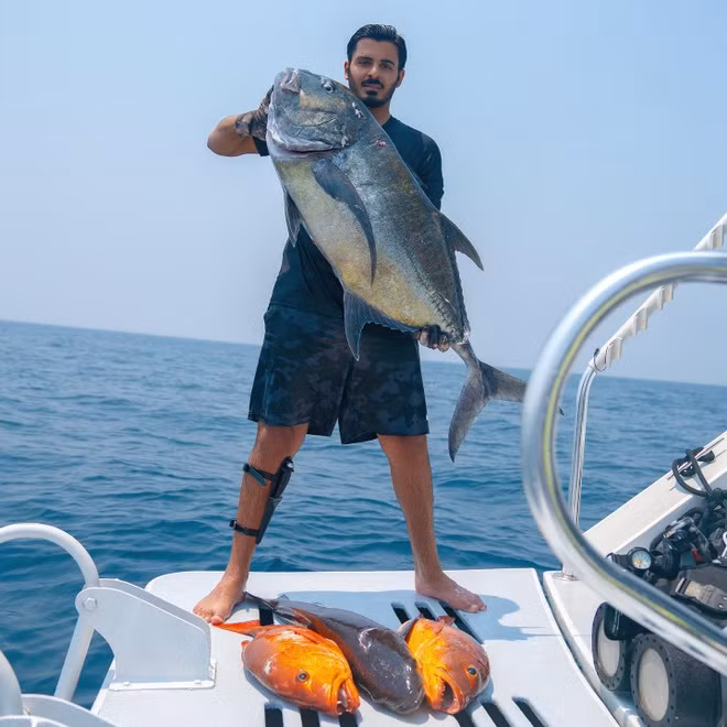 Vị hoàng tử sinh năm 1991 là người yêu thích các môn thể thao mạo hiểm và mê đi săn. Anh thường xuyên tham gia đánh cá trên biển hay đi săn cùng chim ưng.