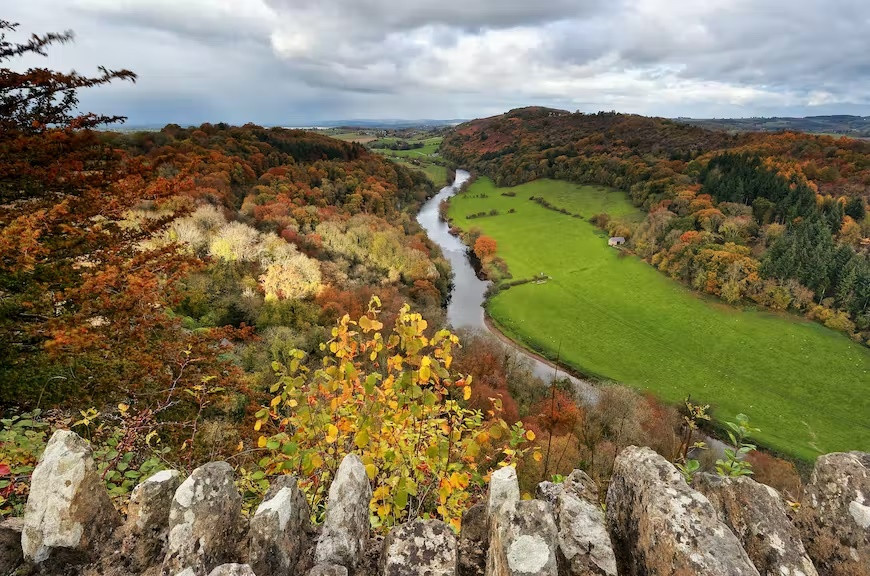 Ngày nay, đây là điểm ngắm mùa thu lá vàng cực hút khách. Bạn có thể khám phá nơi này bằng cách đi bộ hoặc đạp xe.