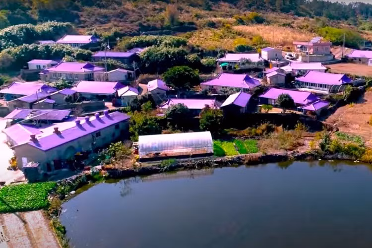 Nhung ngoi lang mau me thu hut du khach vi son mau “cuc doc”-Hinh-9