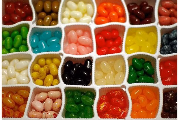 Cựu Tổng thống Ronald Reagan yêu thích nhất loại kẹo dẻo hình hạt đậu đủ màu, đủ vị của hãng Jelly Belly. Trẻ con Mỹ rất khoái loại kẹo này, vì nó có đủ màu và mùi vị, ăn khá vui miệng. Ảnh: IT.