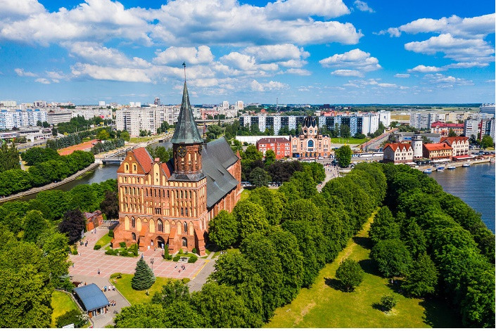 7. Nhà thờ Königsberg: Ngọn tháp nhọn của nhà thờ Königsberg được gắn một chiếc đồng hồ nổi bật.