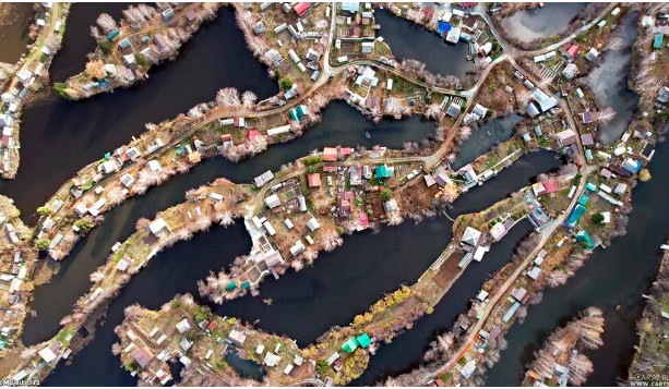 Để làm cho đất thích hợp cho việc trồng trọt, người ta phải thêm đá cuội và khá nhiều lớp màu mỡ trên một số thửa đất. Những người làm vườn đã làm gần như tất cả mọi việc bằng tay.