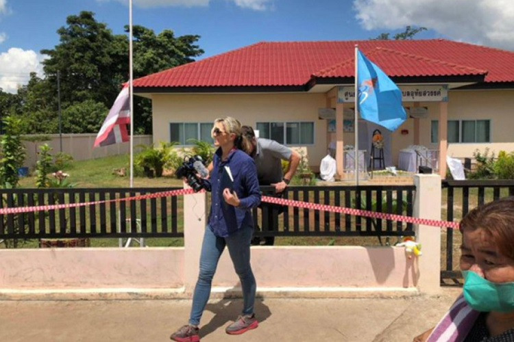 Phong vien CNN xam pham hien truong vu xa sung o Thai Lan