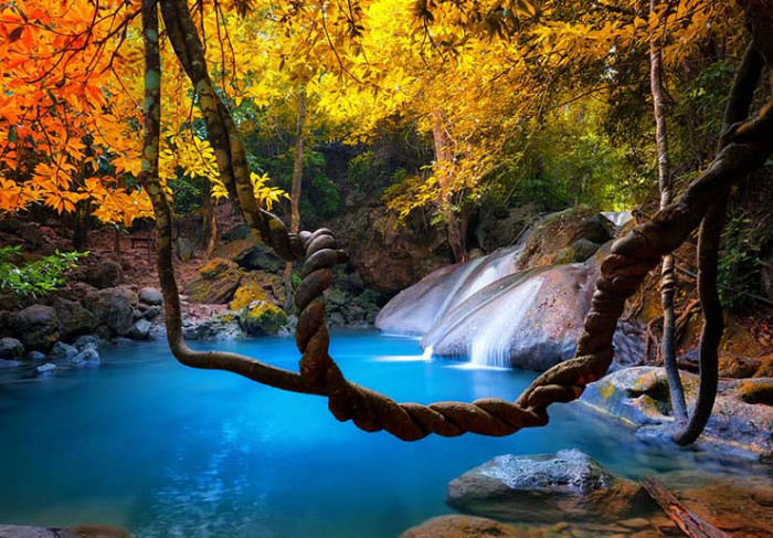 Thác nước đẹp như tiên cảnh này hình thành bởi suối Mong Lai và Omtala, nổi tiếng với 7 tầng. Thảm thực vật tươi tốt ở đây là nơi sinh sống của vượn, khỉ và các loài chim xinh đẹp.