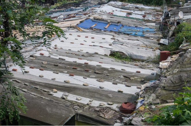 Khu ổ chuột gần Gangnam nhận được sự quan tâm khi những hình ảnh tương tự xuất hiện trong nhiều bộ phim nổi tiếng toàn cầu, chia sẻ yếu tố phê phán xã hội.