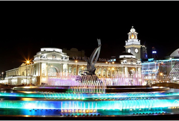 Đài phun nước Europa tại Quảng trường Châu Âu ở Moscow.