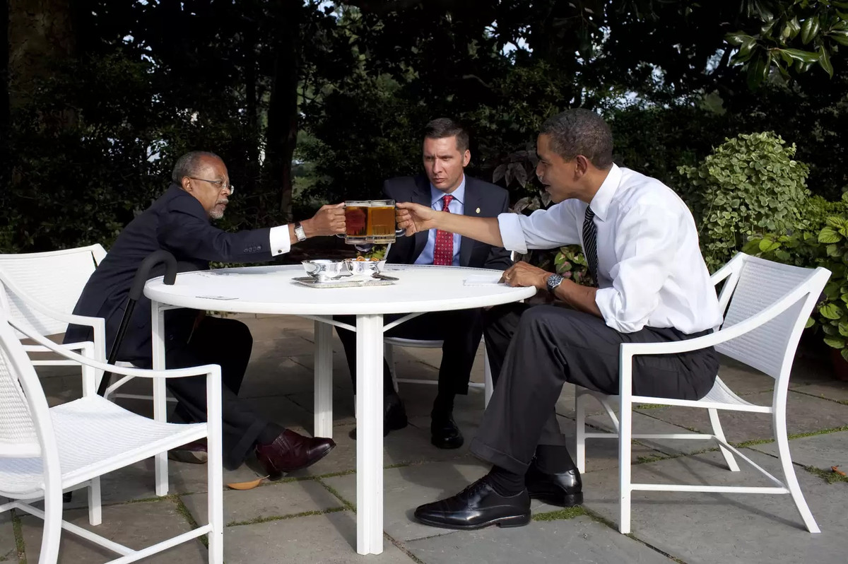 Bia tổng thống: Nhiệm kỳ tổng thống của Obama đánh dấu lần đầu tiên rượu được ủ trong Nhà Trắng. Honey Ale, loại bia mật ong đầu tiên từng được nấu tại Nhà Trắng.