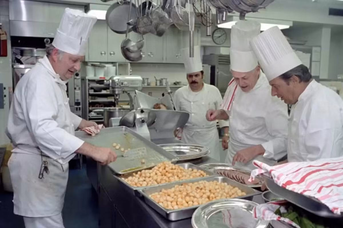 Nhung bi mat ban chua biet ve can bep Nha Trang-Hinh-4