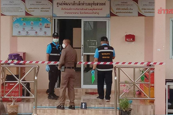 Xa sung nha tre Thai Lan: Be gai song sot nho... ngu say