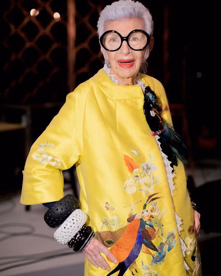 Nhiều năm qua, cụ áp dụng thực đơn khoa học theo lời khuyên của bác sĩ. Cụ không ăn đồ vặt, uống nước soda và rất hiếm khi uống rượu. Cụ tập thể dục đều đặn hàng tuần để duy trì sức khỏe.