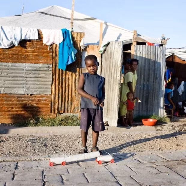 Bo anh dang yeu ve tre em khap the gioi khoe do choi-Hinh-9