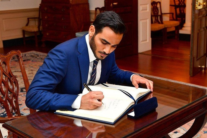 Hoàng tử Sheikh Mohammed nắm giữ chức giám đốc điều hành của Ủy ban Tối cao về Chuyển giao và Di sản Qatar.