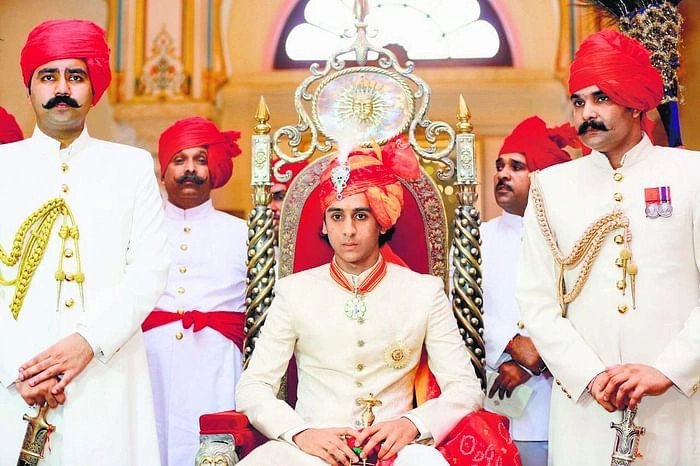 Padmanabh Singh, tên đầy đủ là Maharaja Sawai Padmanabh Singh của Jaipur, là vị vua trẻ tuổi của Jaipur, một thành phố ở Tây Bắc Ấn Độ. Danh hiệu hoàng gia của anh không được pháp luật công nhận vì hiện nay Ấn Độ đã bãi bỏ chế độ quân chủ.