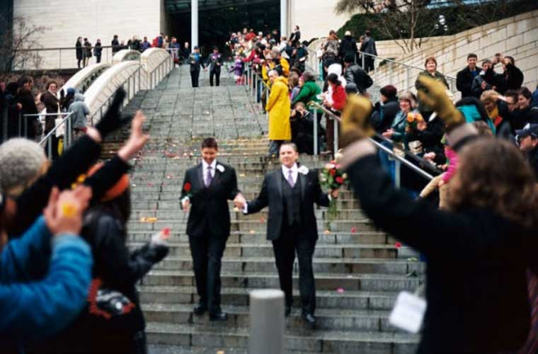 Argentina là quốc gia đầu tiên ở Mỹ Latinh hợp pháp hóa hôn nhân đồng giới năm 2010.
