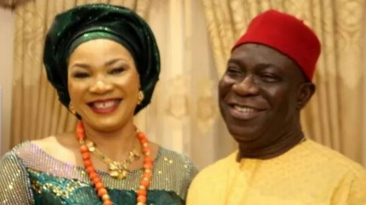 Cap doi giu chang trai 21 tuoi nhu “no le” nham mo lay than