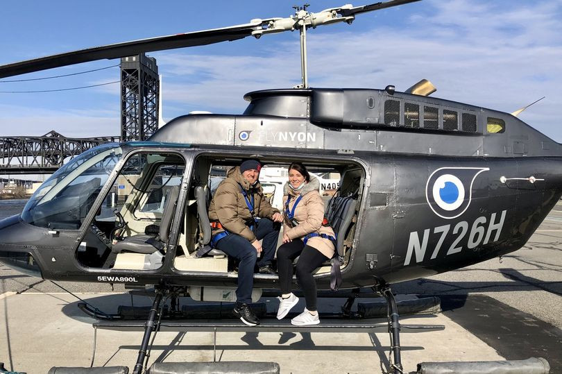 Cặp đôi bỏ việc đi du lịch khắp thế giới sau khi trúng số Cap doi bo viec di du lich khap the gioi sau khi trung so