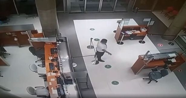 Hình ảnh ớn lạnh 'bệnh nhân ma' trong bệnh viện sau khi qua đời Hinh anh on lanh 'benh nhan ma' trong benh vien sau khi qua doi