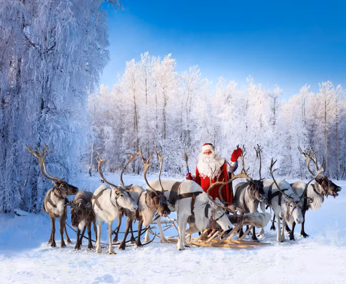 Quê hương của ông già Noel: Ông già Noel được cho rằng sinh ra ở Rovaniemi, Lapland của Phần Lan. Đây là một trong những điểm du lịch nổi tiếng đón hơn nửa triệu du khách mỗi năm. Bưu điện Rovaniemi nhận được hơn 700.000 lá thư của trẻ em từ 198 quốc gia gửi cho ông già Noel vào mỗi dịp Giáng sinh.