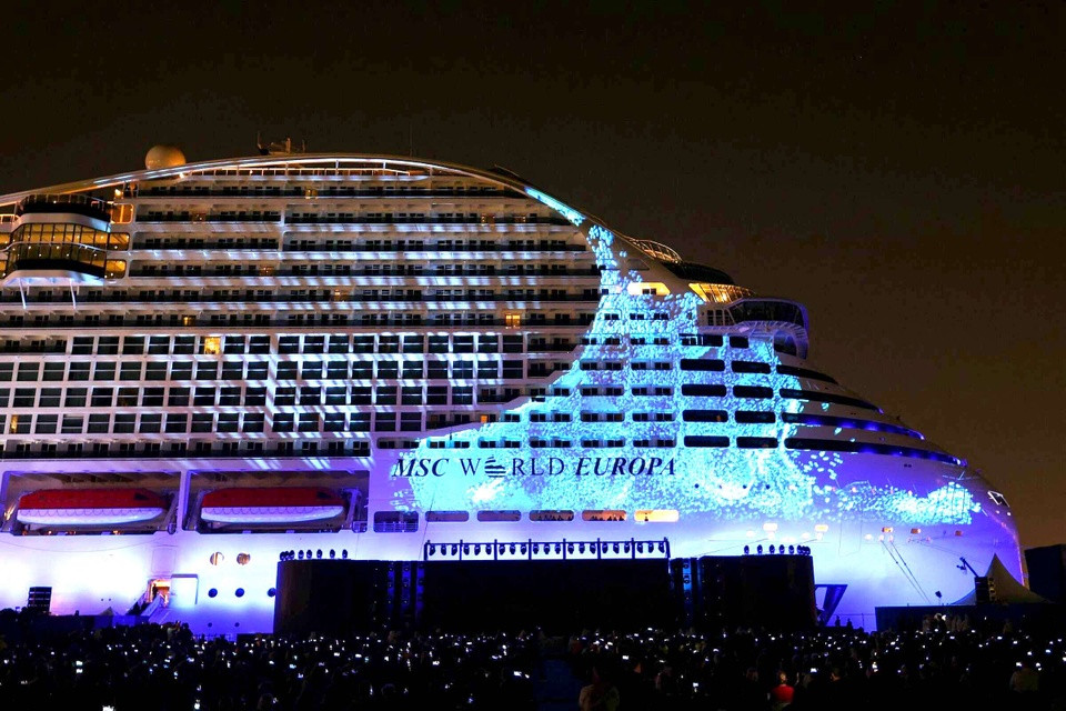 Một trong 3 du thuyền 5 sao phục vụ World Cup 2022 là MSC World Europa, tàu du lịch đẳng cấp quốc tế thế hệ mới, cập bến cảng Old Doha, Qatar ngày 11/11 (giờ địa phương).