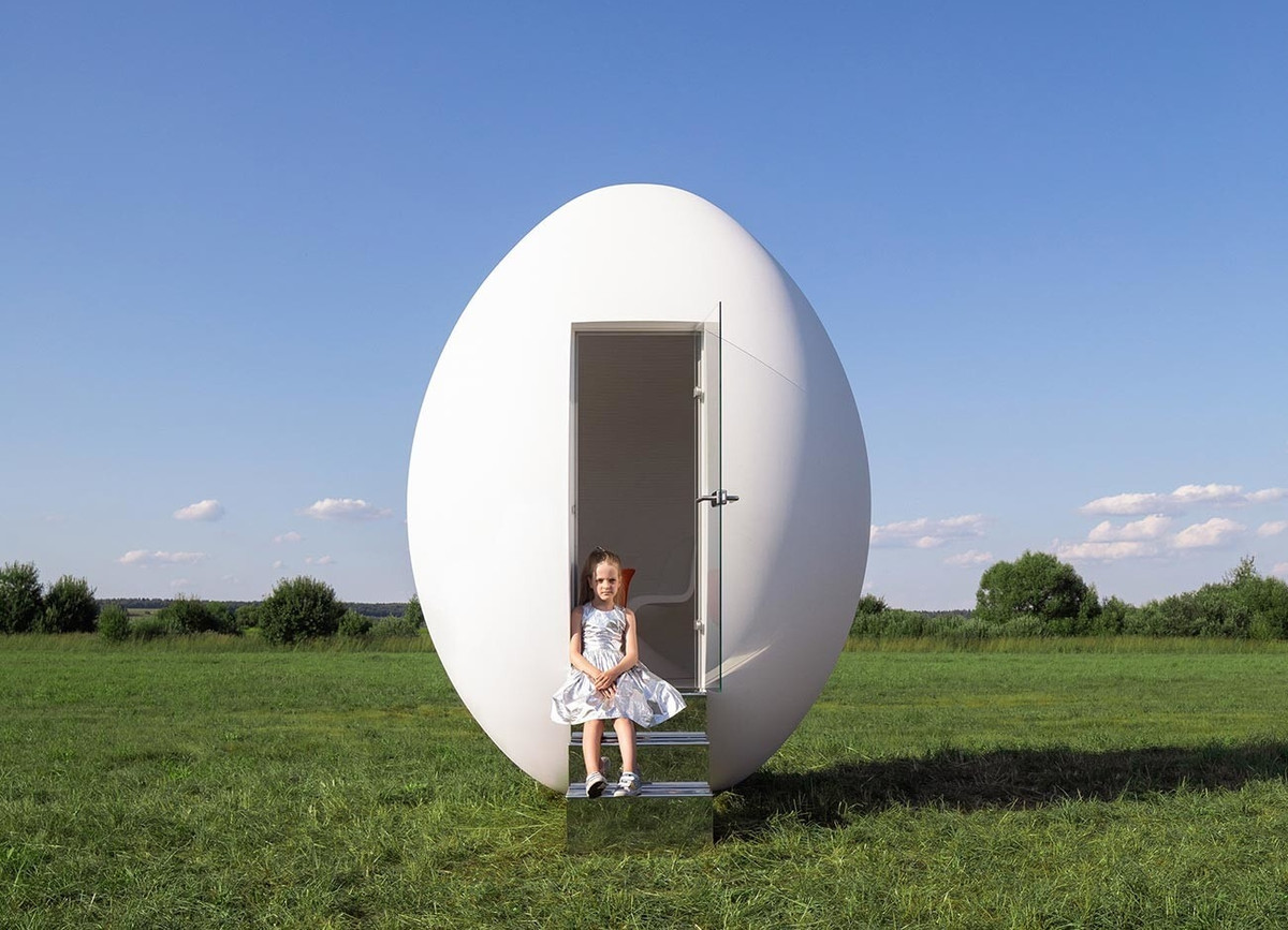 4. Nhà Trứng, Vùng Moscow: Nhà điêu khắc nổi tiếng Moscow Grigory Orekhov đã xây dựng ngôi nhà hình quả trứng này cho con gái Agatha của ông. Ý tưởng cho công trình tương lai này ra đời từ quá trình tìm kiếm nhà vui chơi cho trẻ em.