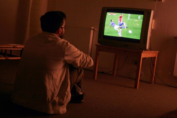 Tức giận vì chồng hò hét khi xem World Cup, vợ ra tay tàn bạo Tuc gian vi chong ho het khi xem World Cup, vo ra tay tan bao