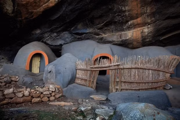 Can canh noi o cua toc nguoi van song trong hang dong-Hinh-3