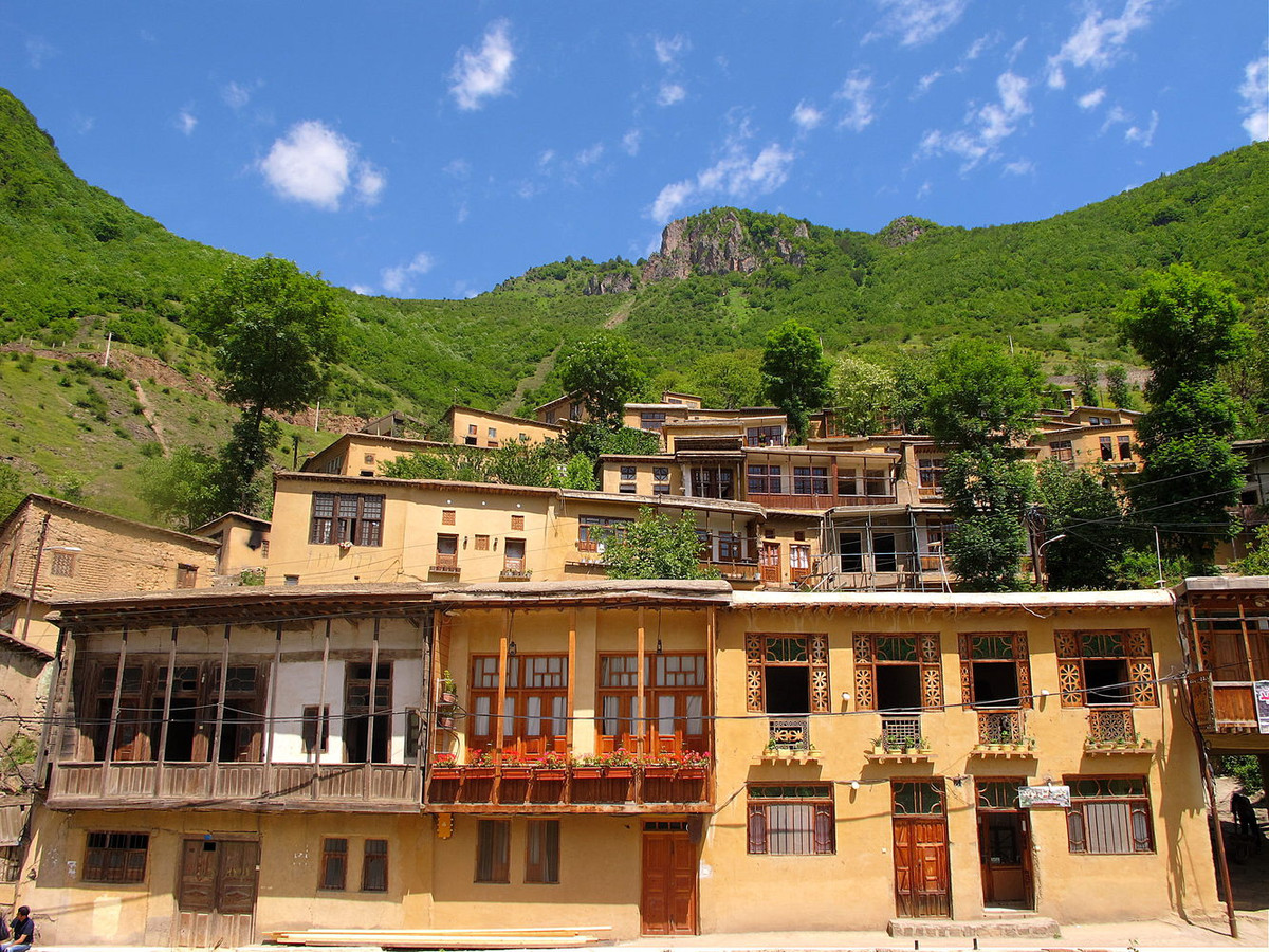 Ky la ngoi lang nguoi dan di lai tren mai nha-Hinh-7