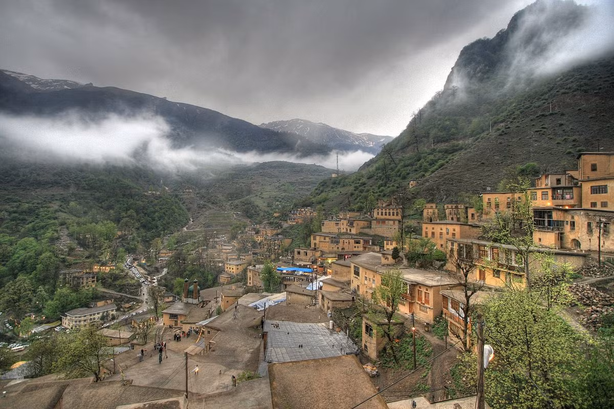 Ky la ngoi lang nguoi dan di lai tren mai nha-Hinh-5