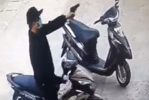 Nghi can dung sung cuop ngan hang o Dong Nai bi bat sau 4 gio-Hinh-2