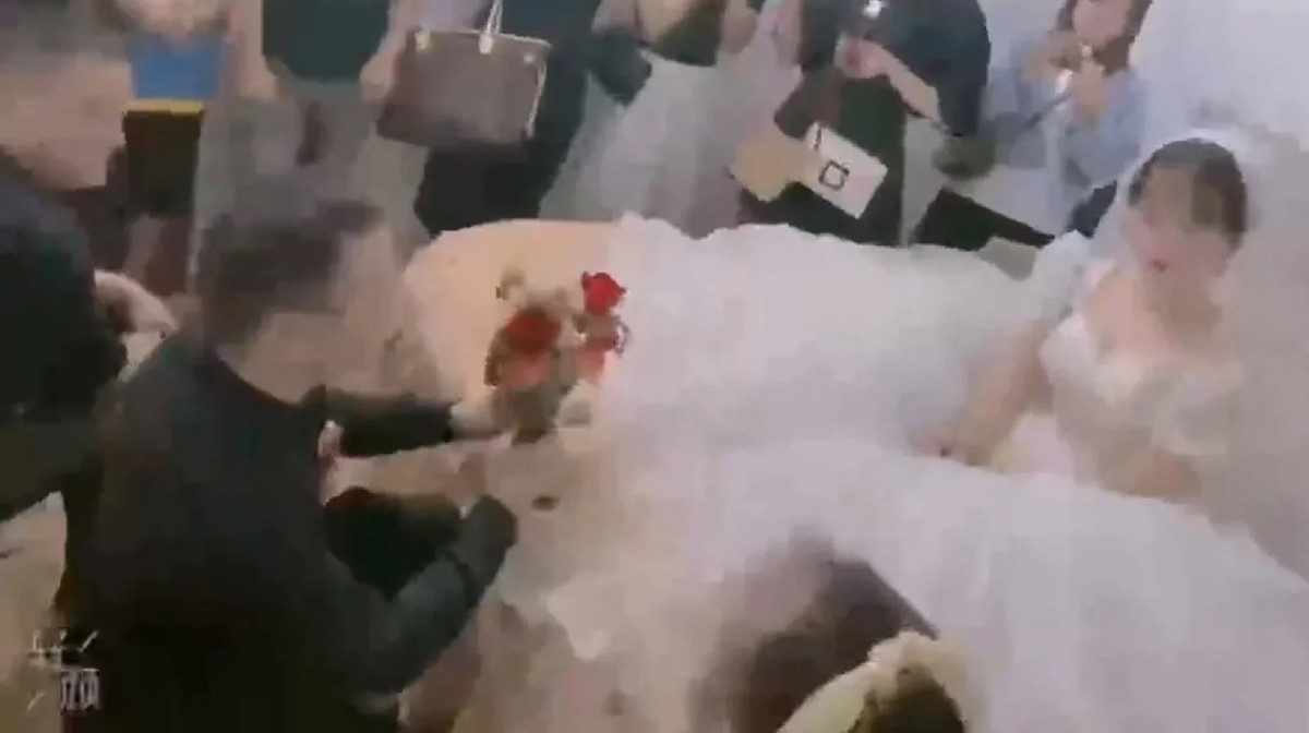 Co dau gay phan no vi “cam sung” chu re ngay truoc ngay cuoi