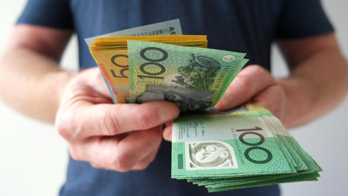 Sếp nữ chọn ngẫu nhiên 10 nhân viên tặng 100.000 USD - Hình 2 Sep nu chon ngau nhien 10 nhan vien tang 100.000 USD-Hinh-2