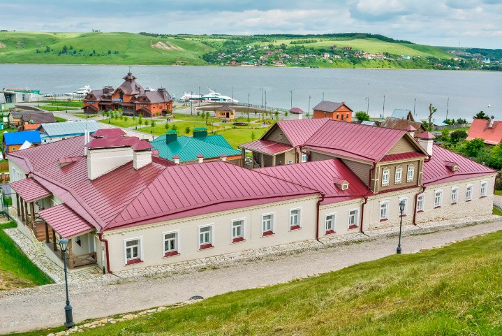 Ngày nay, khách du lịch từ khắp nơi trên thế giới ghé thăm thị trấn Sviyazhsk như một quần thể dân tộc học để cảm nhận tinh thần của lịch sử Nga và trải nghiệm những điểm thu hút thời trung cổ.