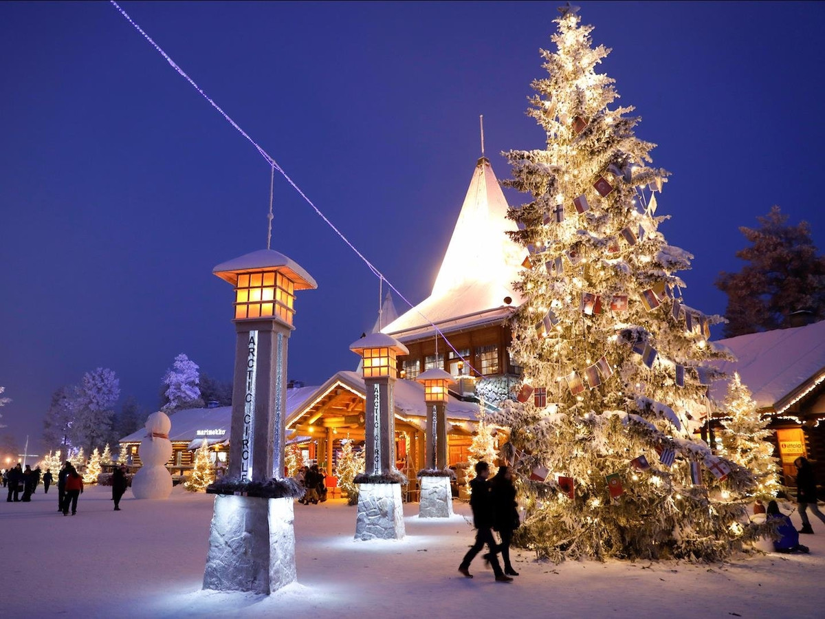 Lapland, Phần Lan, được mệnh danh là quê hương của ông già Noel, là điểm đón Giáng sinh và năm mới được mọi người mơ ước đến 1 lần trong đời.