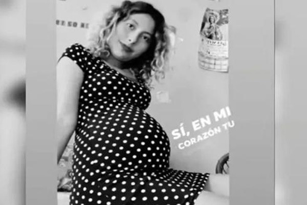 Soc: Cap doi bat coc ba bau de cuop em be trong bung