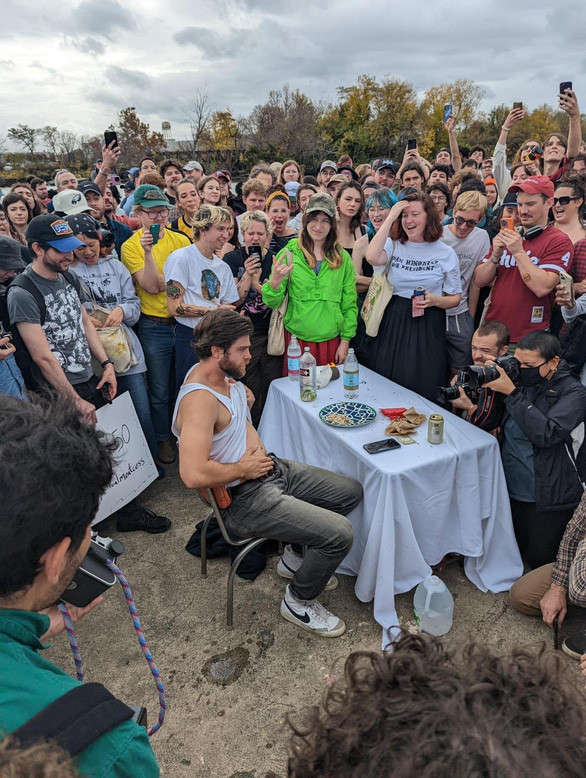 An 40 con ga quay trong 40 ngay, nguoi dan ong “ngay toi gia”