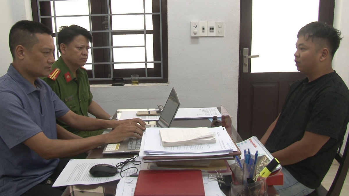 9X dùng chiêu trò mạo danh công an tiếp cận các nữ sinh 9X dung chieu tro mao danh cong an tiep can cac nu sinh