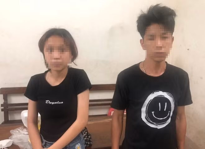 Nam thiếu niên bị hành hung trên phố Tràng Tiền vì trộm 200 nghìn Nam thieu nien bi hanh hung tren pho Trang Tien vi trom 200 nghin