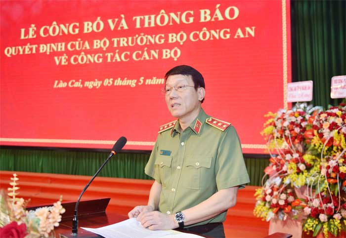 Dự buổi lễ có các đồng chí: Thượng tướng Lương Tam Quang, Ủy viên Trung ương Đảng, Thứ trưởng Công an; đại diện lãnh đạo các Cục nghiệp vụ Bộ Công an, lãnh đạo Công an các tỉnh Nghệ An, Yên Bái. (Ảnh: CAND)