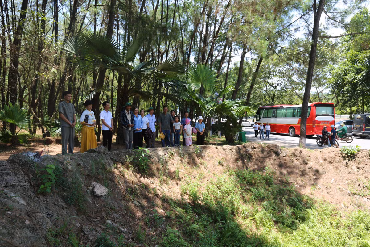 Ngoài ra, tăng cường công tác vệ sinh môi trường, chỉnh trang cảnh quan, xây dựng các điểm, phối hợp với chính quyền địa phương thực hiện công tác bảo đảm an ninh trật tự, an toàn giao thông…