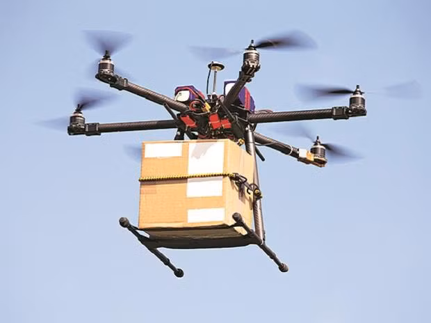 Bi bat vi lai drone van chuyen ma tuy, dien thoai vao nha tu