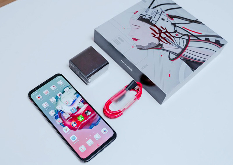 Trong thị trường smartphone gaming, Nubia cũng được coi là tên tuổi lớn, đặt nền móng cho mảng smartphone này. Chiếc máy mới nhất của thương hiệu này mang tên Red Magic 5G và thực sự gây nhiều ấn tượng.