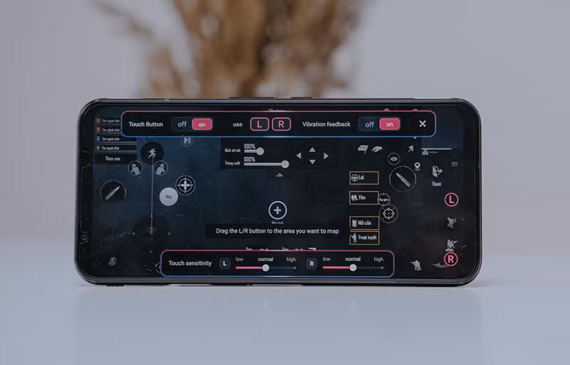 Nubia Red Magic 5G được trang bị chip xử lý Qualcomm Snapdragon 865 mới nhất, RAM 8GB UFS 3.0, ROM 128GB LPDDR5, chạy trên Android 10 và giao diện Red Magic OS V3. Máy sở hữu công nghệ làm mát kép ICE 3.0 kết hợp giữa làm mát không khí và làm mát bằng chất lỏng.