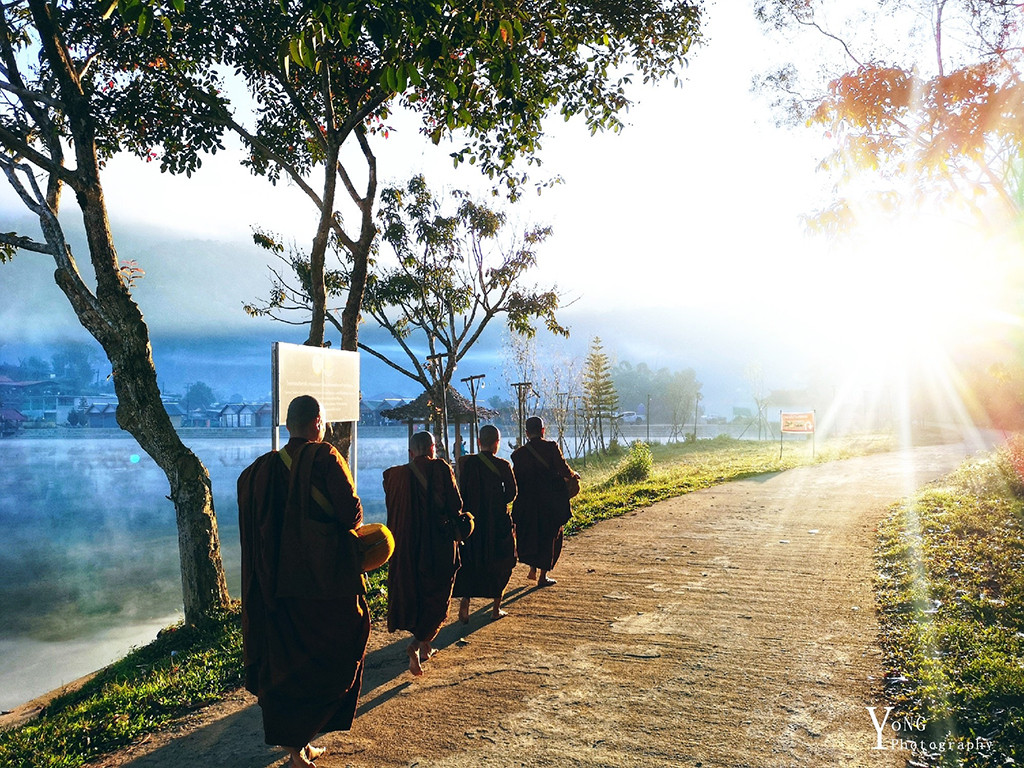 Chụp ngược sáng bá đạo với Huawei P20 Pro của tác giả Tung Cy. Bức ảnh chụp một khung cảnh yên bình tại Ban Nak Thai, Thái Lan.