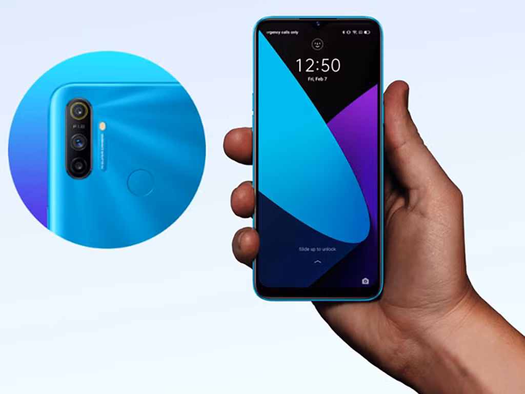 Realme C3 cũng sở hữu pin khủng 5.000mAh và mức giá 2.990.000 đ cho phiên bản 3Gb/32Gb. Màn hình rộng hơn và tràn viền hơn Redmi 8 tuy nhiên theo đánh giá chỉ số chung của Gsmarena thì Realme C3 lại kém hơn Redmi 8.