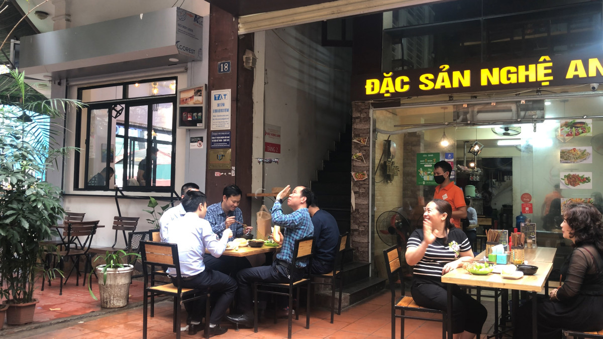 Thuc hu cau chuyen dung flycam phuc vu quan an tai Ha Noi-Hinh-3