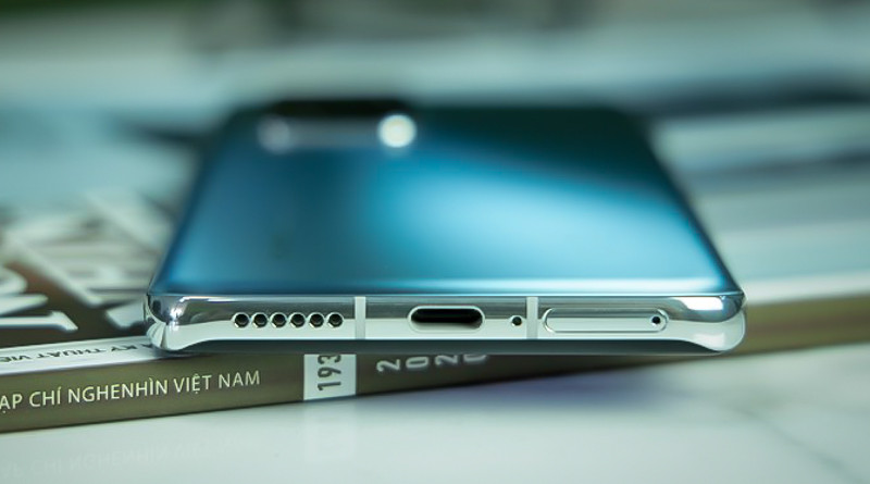 Hình ảnh chụp cận cảnh để thấy phần góc của P40 series được thiết kế nhô lên.